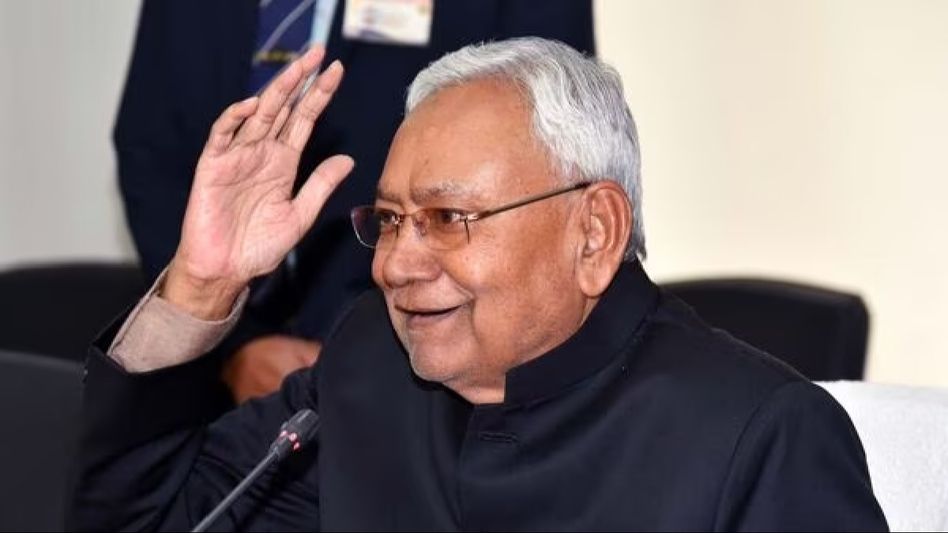 Heavy security deployed ahead of Bihar floor test, JD(U) MLAs shifted to hotel Heavy security deployed ahead of Bihar floor test, JD(U) MLAs shifted to hotel