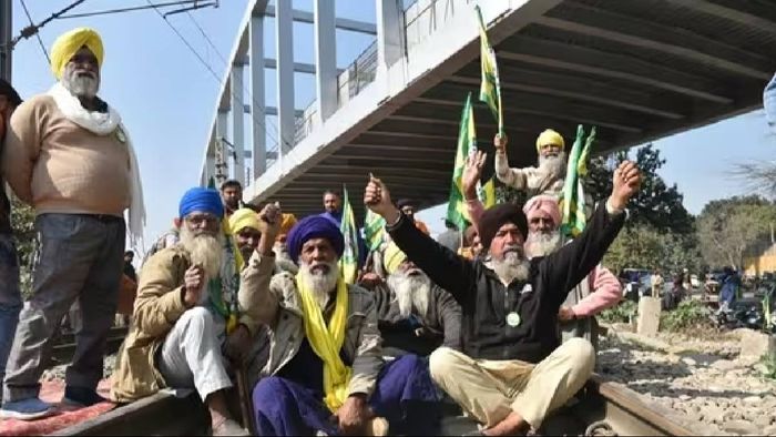 Farmers’ 'Bharat Bandh' paralyzes major Indian roads, talks with centre yield no breakthrough