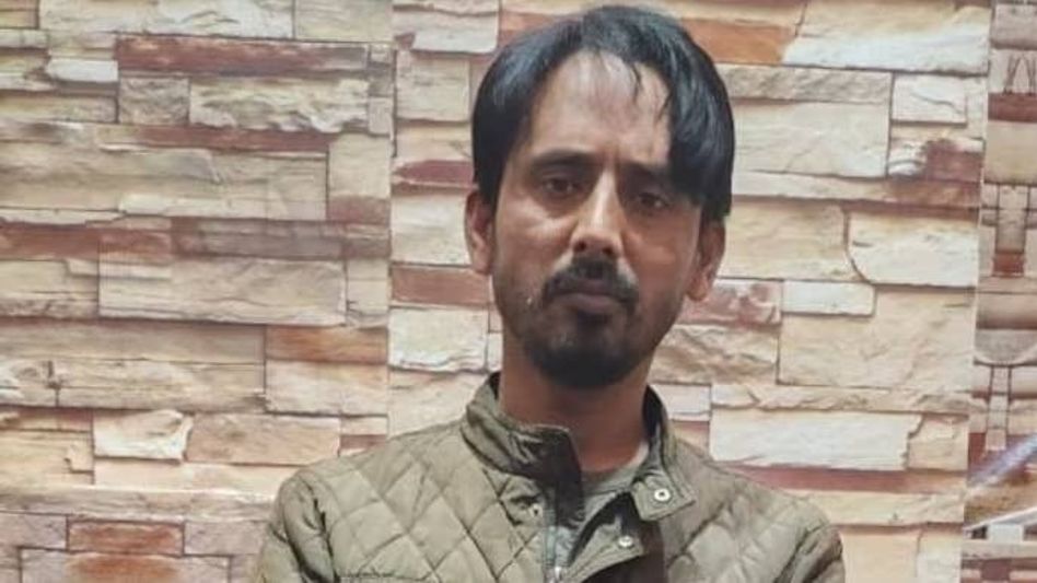 Uttar Pradesh: Four time bombs recovered from Meerut, two arrested Uttar Pradesh: Four time bombs recovered from Meerut, two arrested