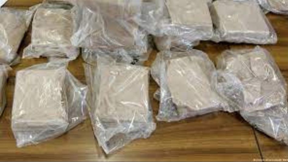 Mizoram: Two held with heroin worth Rs 6.6 lakh in Lunglei district Mizoram: Two held with heroin worth Rs 6.6 lakh in Lunglei district