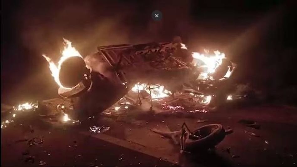 Andhra Pradesh: 3 dead as auto-rickshaw catches fire after colliding with car Andhra Pradesh: 3 dead as auto-rickshaw catches fire after colliding with car