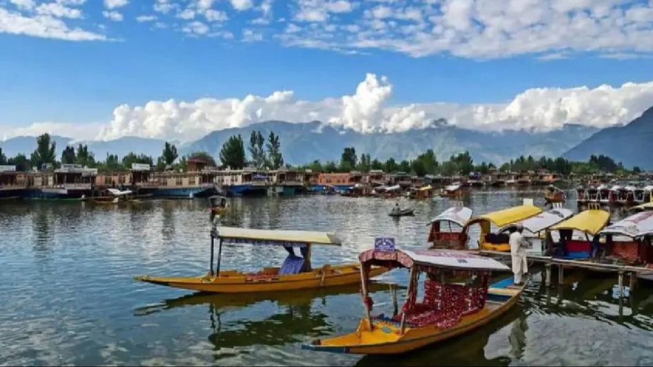 J&K sees weather improvement after four-day spell of rain and snow J&K sees weather improvement after four-day spell of rain and snow