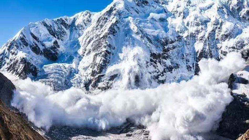 Jammu and Kashmir: 2 foreigners missing in Gulmarg avalanche, search operation underway Jammu and Kashmir: 2 foreigners missing in Gulmarg avalanche, search operation underway