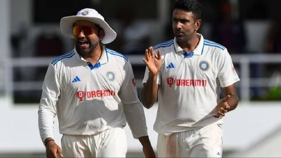 R Ashwin equals Anil Kumble's record with stunning 5-wicket haul in Ranchi test R Ashwin equals Anil Kumble's record with stunning 5-wicket haul in Ranchi test