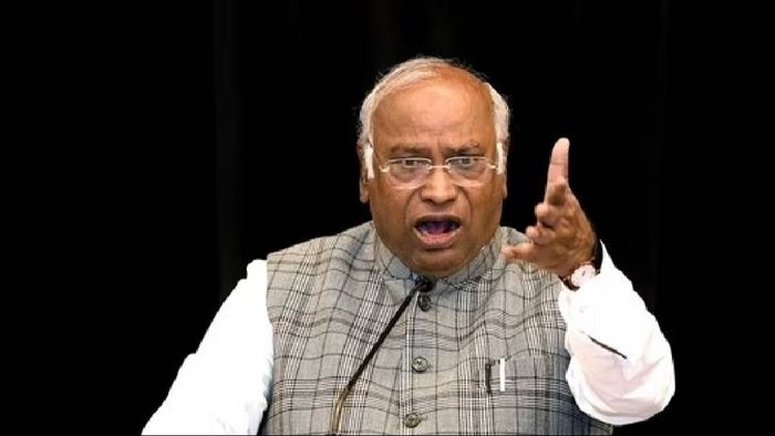 AICC President slams government over Rs 125 crore aspirant fund hold-up amidst Agnipath Scheme controversy