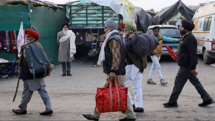 Farmer denied access to Bengaluru's Namma Metro due to 'unsuitable' attire