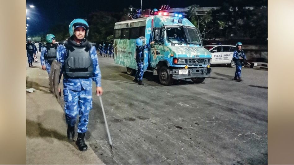 Manipur: Imphal West Police Commandos surrender arms in protest over attack on Additional SP, demand free hand to retaliate Manipur: Imphal West Police Commandos surrender arms in protest over attack on Additional SP, demand free hand to retaliate