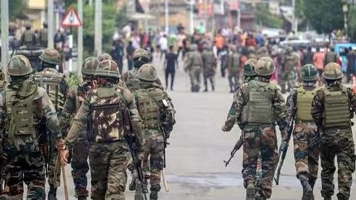 Manipur: District administrations send requisition of central paramilitary forces in Imphal, Bishnupur and Churachandpur districts Manipur: District administrations send requisition of central paramilitary forces in Imphal, Bishnupur and Churachandpur districts