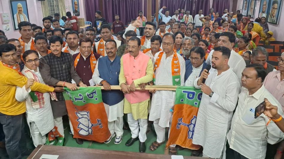Tripura: Congress will be left with a couple of people says state BJP Chief as 600 voters join party Tripura: Congress will be left with a couple of people says state BJP Chief as 600 voters join party