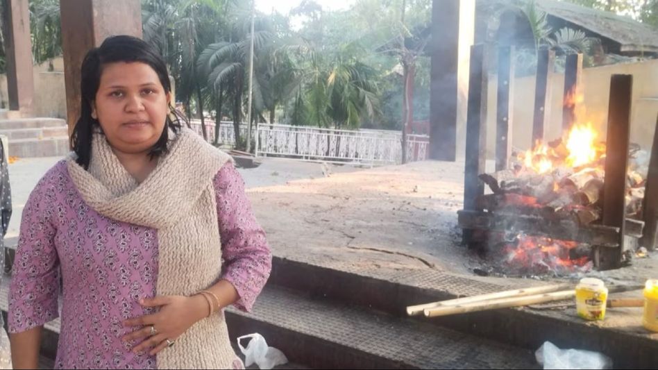 Women's Day Special: Assam's Dhritimala Deka breaks norms by assisting in cremation rituals Women's Day Special: Assam's Dhritimala Deka breaks norms by assisting in cremation rituals