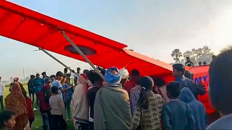 Bihar: Army plane lands on field following mid-air glitch, trainee pilots injured Bihar: Army plane lands on field following mid-air glitch, trainee pilots injured