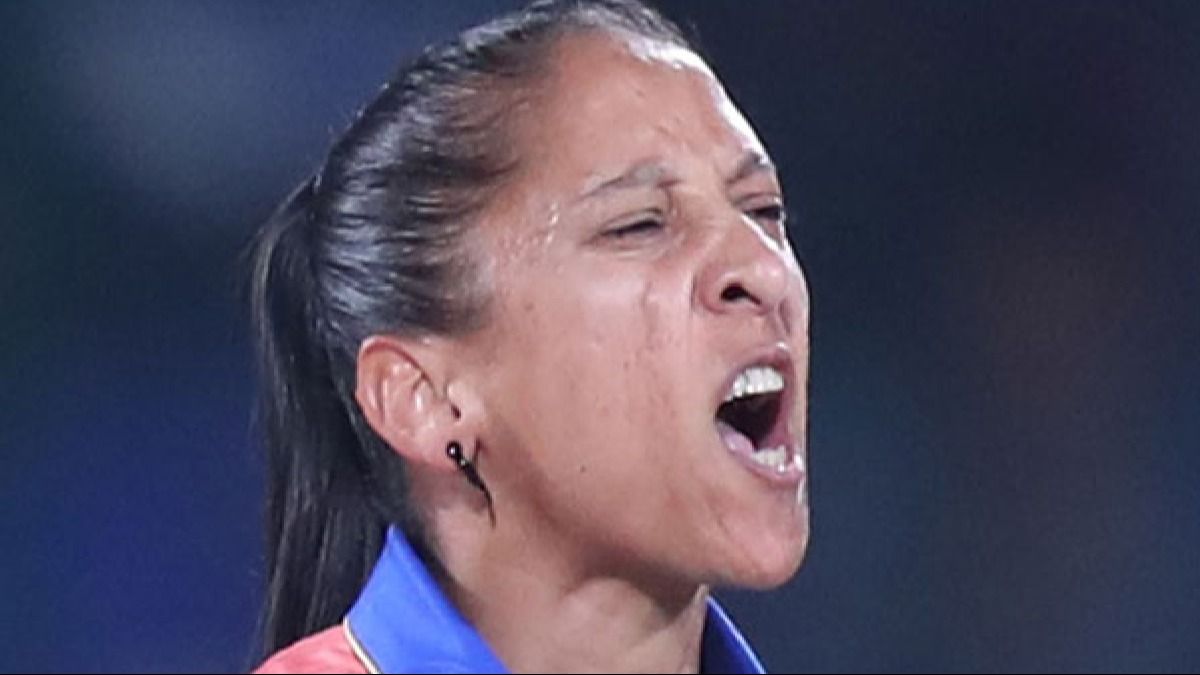 Shabnim Ismail creates history with fastest delivery in women's cricket Shabnim Ismail creates history with fastest delivery in women's cricket