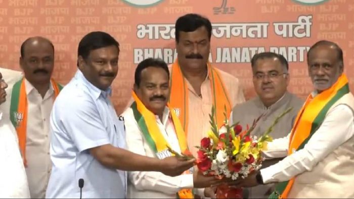 Telangana: Former BRS leaders Godam Nagesh, Shanampudi Saidireddy and Seetaram Naik join BJP in Delhi