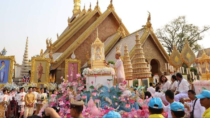 Sacred relics of Lord Buddha and his disciples from India reaches Ubon Ratchathani in Thailand