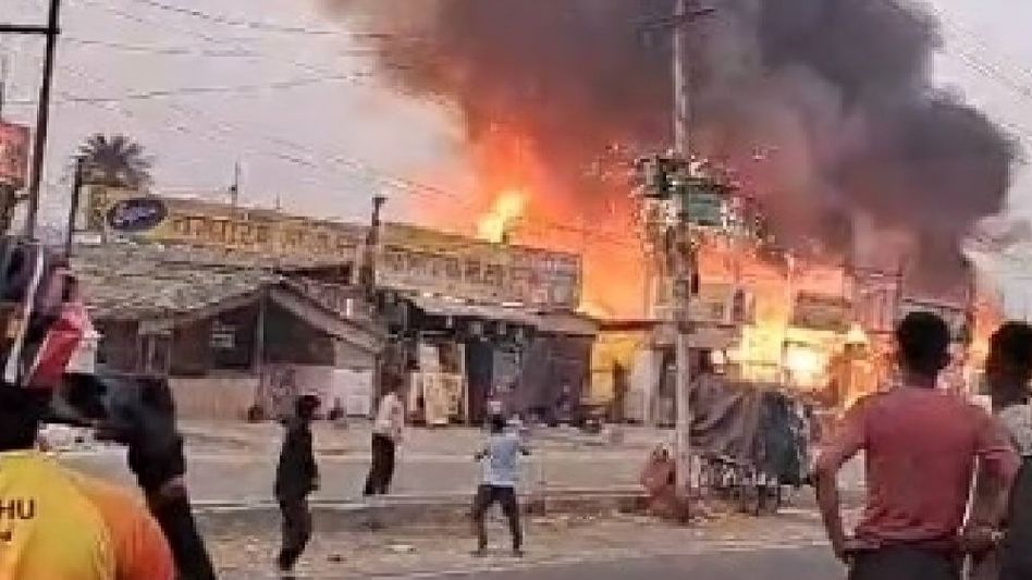 Fire breaks out at Shere Punjab Dhaba in Greater Noida West, no casualties reported Fire breaks out at Shere Punjab Dhaba in Greater Noida West, no casualties reported