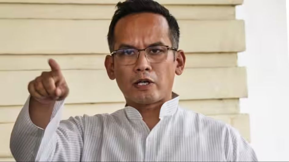 Congress MP Gaurav Gogoi calls Electoral Bonds 'legalised extortion' and 'formalised kickbacks' Congress MP Gaurav Gogoi calls Electoral Bonds 'legalised extortion' and 'formalised kickbacks'