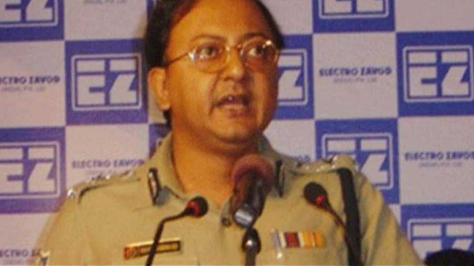 EC appoints Sanjay Mukherjee as new DGP of West Bengal, removes Vivek Sahay within 24 hours EC appoints Sanjay Mukherjee as new DGP of West Bengal, removes Vivek Sahay within 24 hours