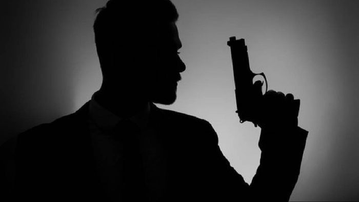 16-year-old boy hires three men to murder his father