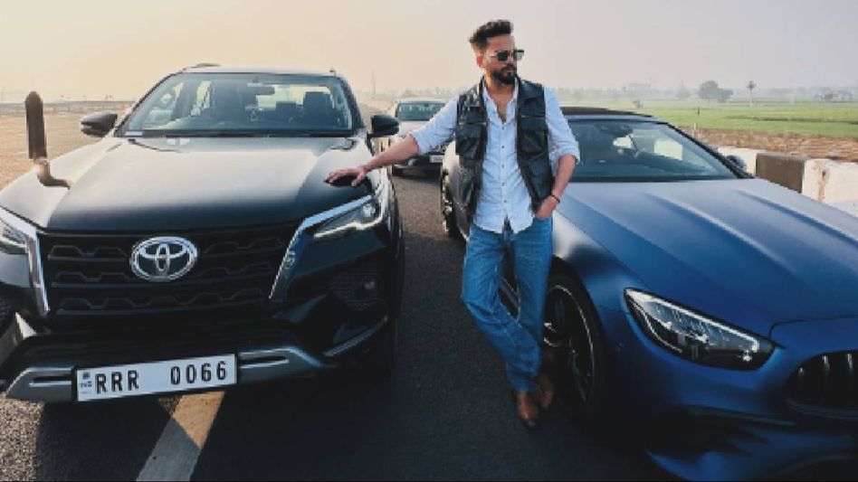 YouTuber Elvish Yadav posts first pic with luxury car after jail stint, fans say 'rented' YouTuber Elvish Yadav posts first pic with luxury car after jail stint, fans say 'rented'
