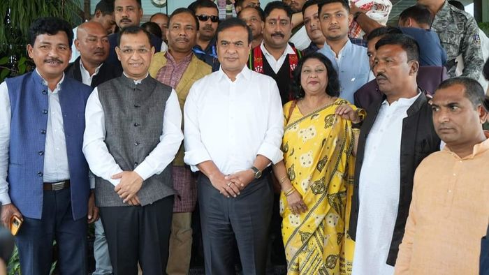 Golaghat district, political upheaval, mass resignation, Debabroto Phukan, Dipen Baruah, Assam Pradesh Congress Committee, District Youth Congress