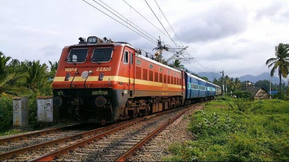 Indian Railways extends services of special trains to accommodate extra rush, know the routes Indian Railways extends services of special trains to accommodate extra rush, know the routes