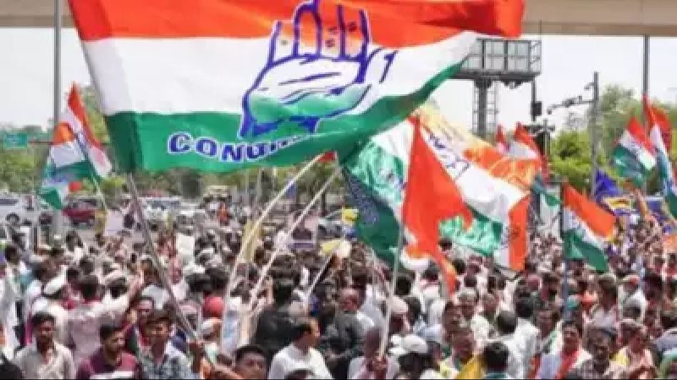 Setback for Congress as I-T Department serves Rs 1,700 crore notice ahead of LS polls Setback for Congress as I-T Department serves Rs 1,700 crore notice ahead of LS polls