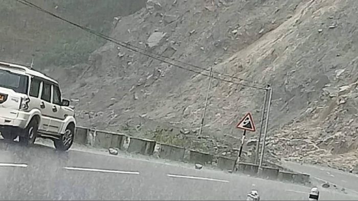 Arunachal: Heavy rainfall causes landslides in Anjaw district, blocks HALI-PANI Nallah area