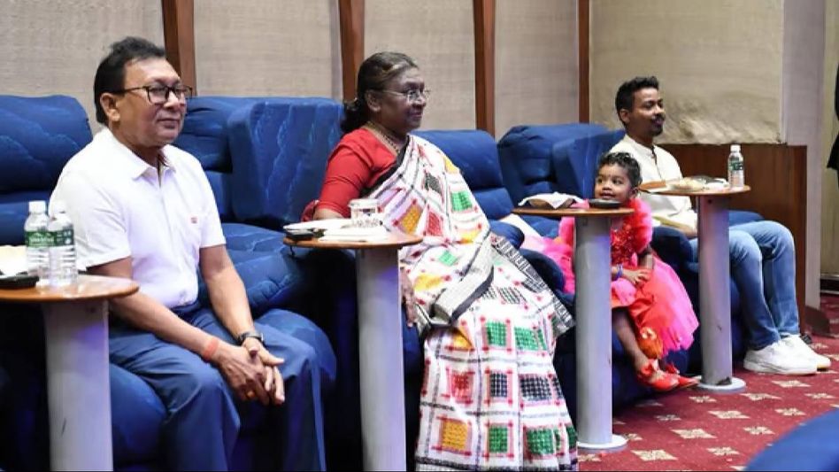 President Murmu hosts historic screening of Assamese film 'Mini' at Rashtrapati Bhavan President Murmu hosts historic screening of Assamese film 'Mini' at Rashtrapati Bhavan