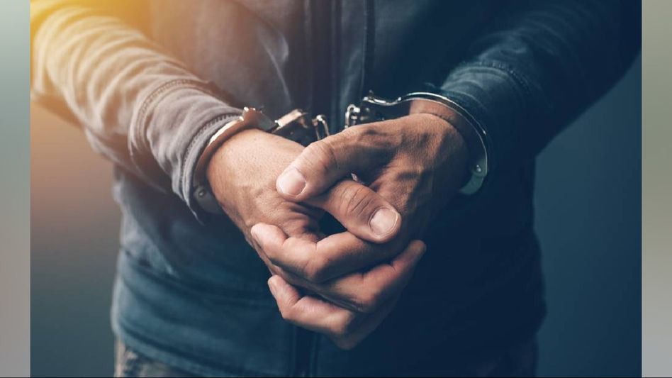 Assam: Government official caught red handed while accepting bribe in Jorhat Assam: Government official caught red handed while accepting bribe in Jorhat