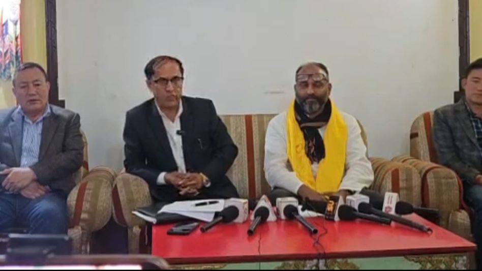 Sikkim: Congress asks voters to reject 'Modi Ki Guarantee', vows development in state Sikkim: Congress asks voters to reject 'Modi Ki Guarantee', vows development in state