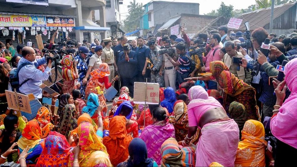 Calcutta HC slams Bengal government over Sandeshkhali violence, calls case 'extremely shameful' Calcutta HC slams Bengal government over Sandeshkhali violence, calls case 'extremely shameful'