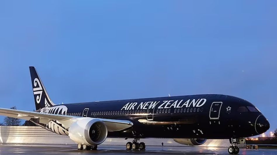 New Zealand: Flight passenger urinates in a cup, later spills it on crew member New Zealand: Flight passenger urinates in a cup, later spills it on crew member