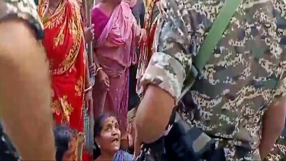 2 NIA officers summoned by West Bengal police in connection with probe into Bhupatinagar attack 2 NIA officers summoned by West Bengal police in connection with probe into Bhupatinagar attack