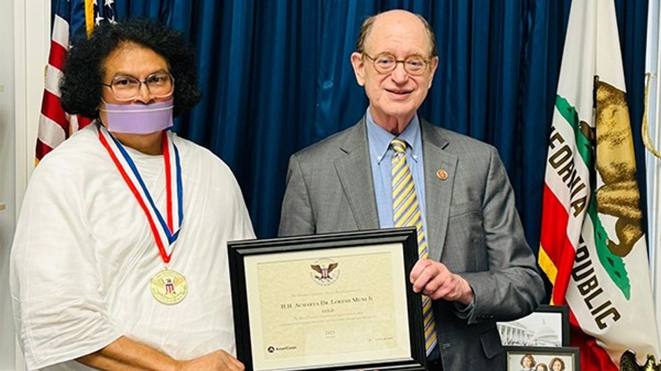 Jain Acharya Lokesh becomes first Indian monk to be honored with American Presidential award Jain Acharya Lokesh becomes first Indian monk to be honored with American Presidential award