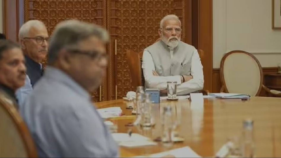 PM Modi chairs meeting to prepare for Intensifying heat wave season PM Modi chairs meeting to prepare for Intensifying heat wave season