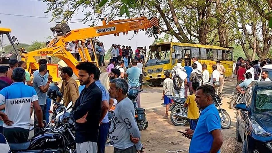 Haryana: Locals tried to stop ‘drunk’ driver before bus crash that killed 6 children Haryana: Locals tried to stop ‘drunk’ driver before bus crash that killed 6 children