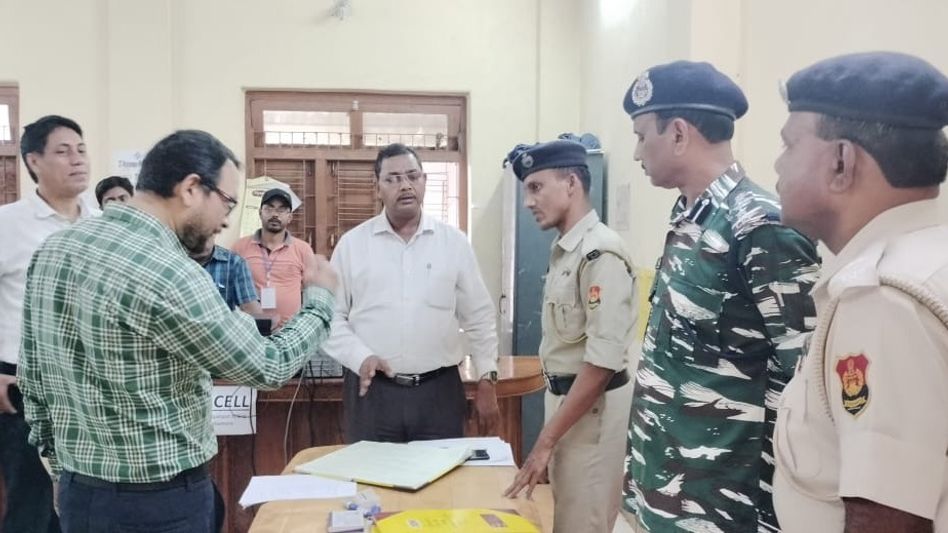 Tripura set up voter help line in all Assembly Constituencies, appoints complaint redressal officers Tripura set up voter help line in all Assembly Constituencies, appoints complaint redressal officers