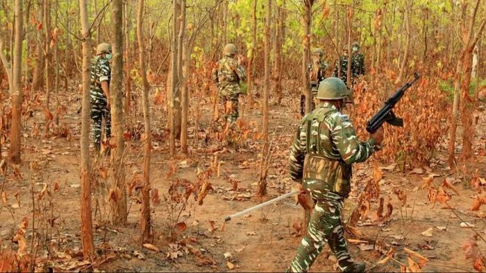 Chhattisgarh: 18 naxals killed in BSF and District Reserve Group encounter