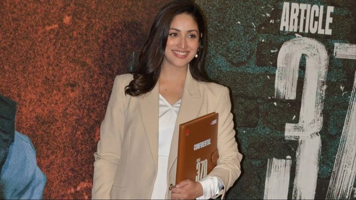 Yami Gautam is reading 'Ramayana' and 'Amar Chitra Katha' during her pregnancy.