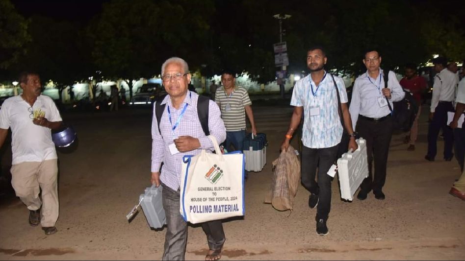 Tripura: Two polling officials suspended for allowing more than one person inside polling booth Tripura: Two polling officials suspended for allowing more than one person inside polling booth