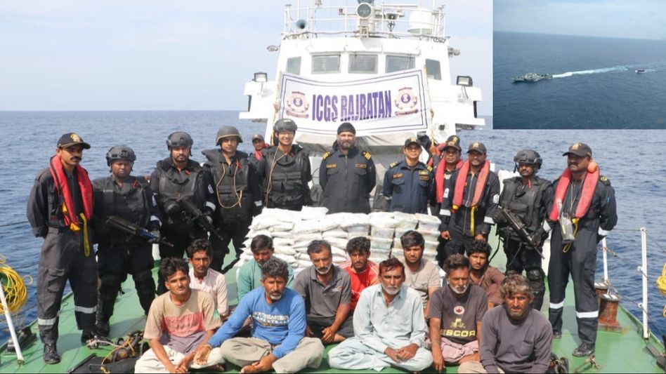 Indian coast guard seizes Pakistani boat with contraband worth Rs 600 crores Indian coast guard seizes Pakistani boat with contraband worth Rs 600 crores