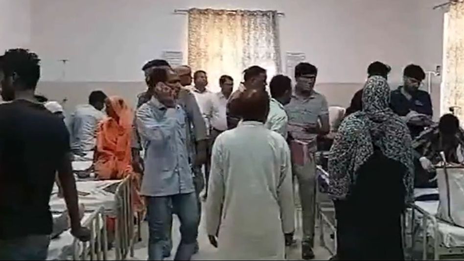 Uttar Pradesh: 6 killed, over 20 injured in truck-bus collision in Unnao Uttar Pradesh: 6 killed, over 20 injured in truck-bus collision in Unnao