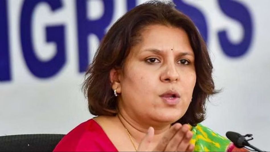 Congress warns of similar action after Delhi Police registers FIR in Amit Shah doctored video case Congress warns of similar action after Delhi Police registers FIR in Amit Shah doctored video case