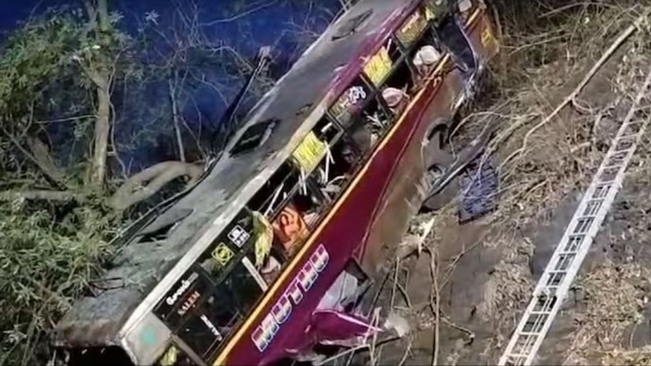 Tamil Nadu: At least 4 killed, 45 injured after bus falls into deep gorge in Salem Tamil Nadu: At least 4 killed, 45 injured after bus falls into deep gorge in Salem