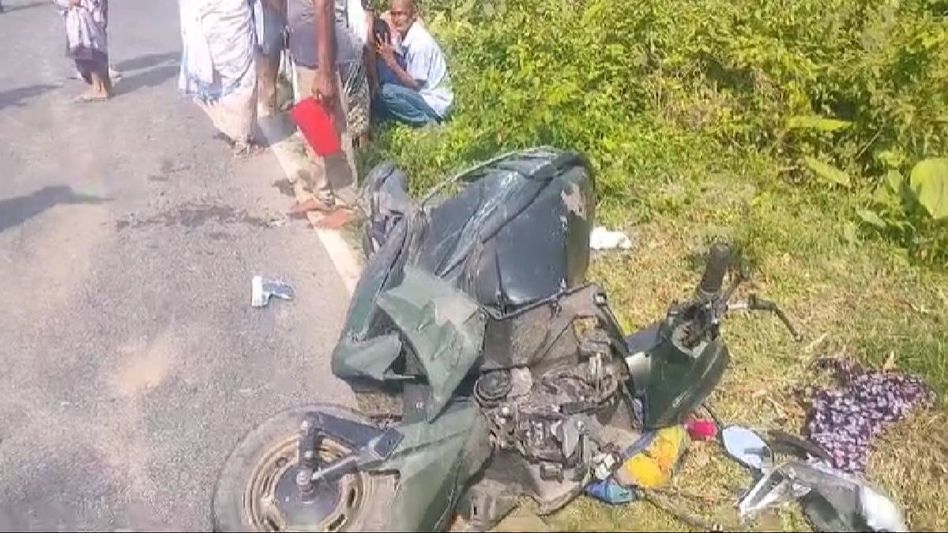 Assam: Head-on collision left three injured including two students Assam: Head-on collision left three injured including two students