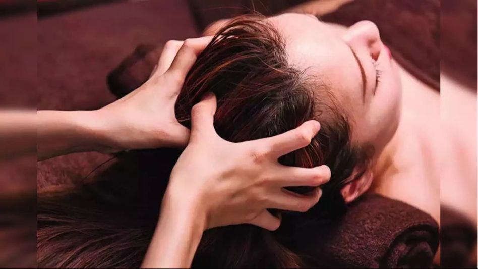 Healing Hands: The Therapeutic Power of Warm Oil Head Massage Healing Hands: The Therapeutic Power of Warm Oil Head Massage