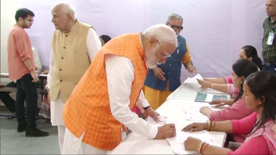 Lok Sabha Elections 2024: PM Modi arrives at Ahmedabad to cast his ballot, greeted by a huge crowd at polling booth Lok Sabha Elections 2024: PM Modi arrives at Ahmedabad to cast his ballot, greeted by a huge crowd at polling booth