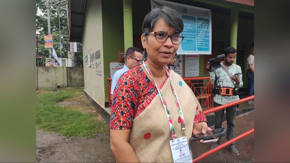 Assam Lok Sabha Elections 2024: Congress candidate Mira Borthakur casts her vote in Guwahati Assam Lok Sabha Elections 2024: Congress candidate Mira Borthakur casts her vote in Guwahati