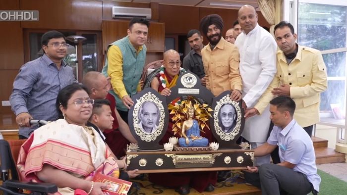 Dalai Lama Receives PV Narasimha Rao Award