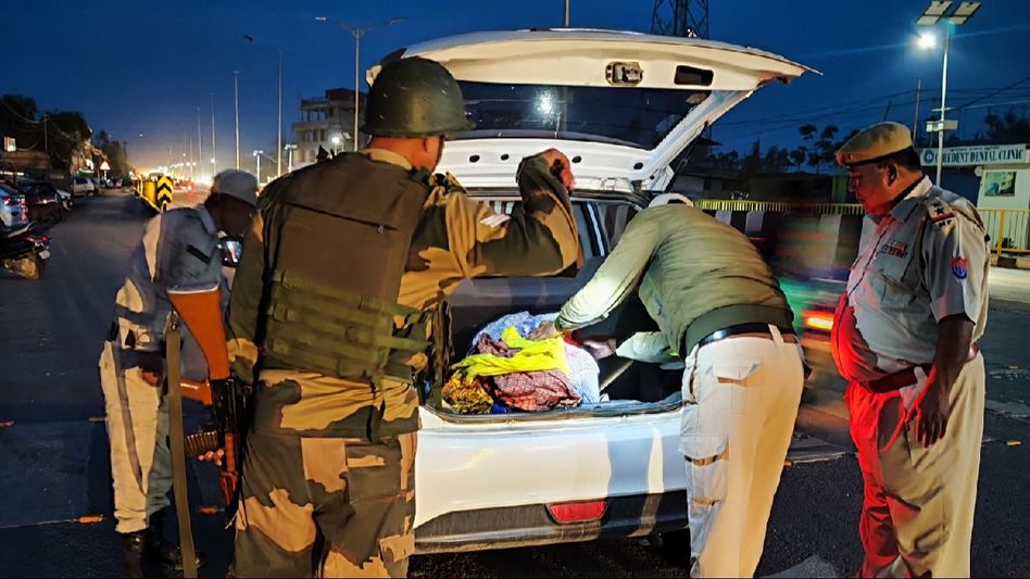 Manipur: 96 detained over violations, movement of 183 vehicles carrying essential items along NH-37 ensured Manipur: 96 detained over violations, movement of 183 vehicles carrying essential items along NH-37 ensured